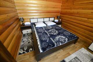 Гостевой дом Gostiniy Dom Чита Улучшенный двухместный номер с 1 кроватью и отдельной ванной комнатой-3