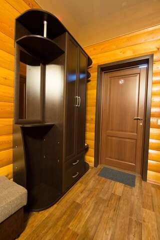 Гостевой дом Gostiniy Dom Чита Улучшенный двухместный номер с 1 кроватью и отдельной ванной комнатой-8